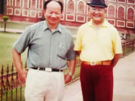 心灯引路:从学术渡口到边疆书海的三十年长明