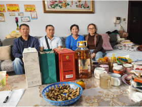 元谋县林业和草原局开展老年节退休老干部走访慰问活动