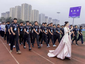 云工商特聘探险家做院长:开国内体产学院之先河