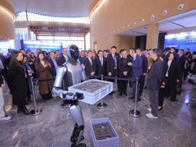 香港&南沙签署合作备忘录!近千名粤港人士齐聚,共谋大湾区棋眼发展新商机