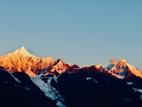 山河入笔,哲思入心:读计毅彪《大美山川 梦幻神州》
