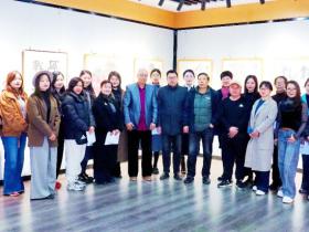 榴域芳华——薛城区第二届女画家作品展盛大开幕