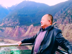 董永先《颂屈原》获全国诗歌大赛特等奖