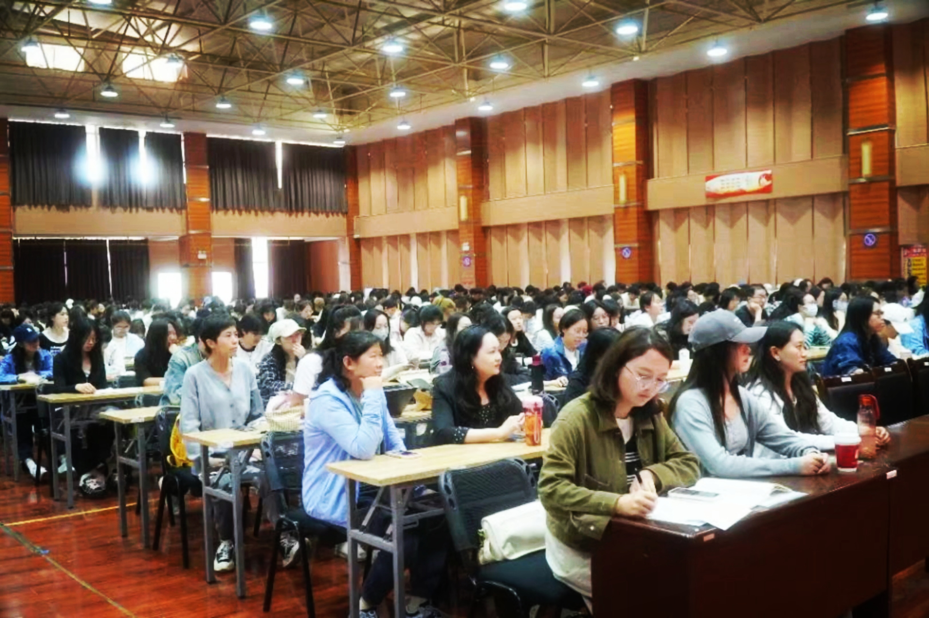 骆小所教授昆明文理学院开讲 聚焦国际中文教育使命与责任-图片3