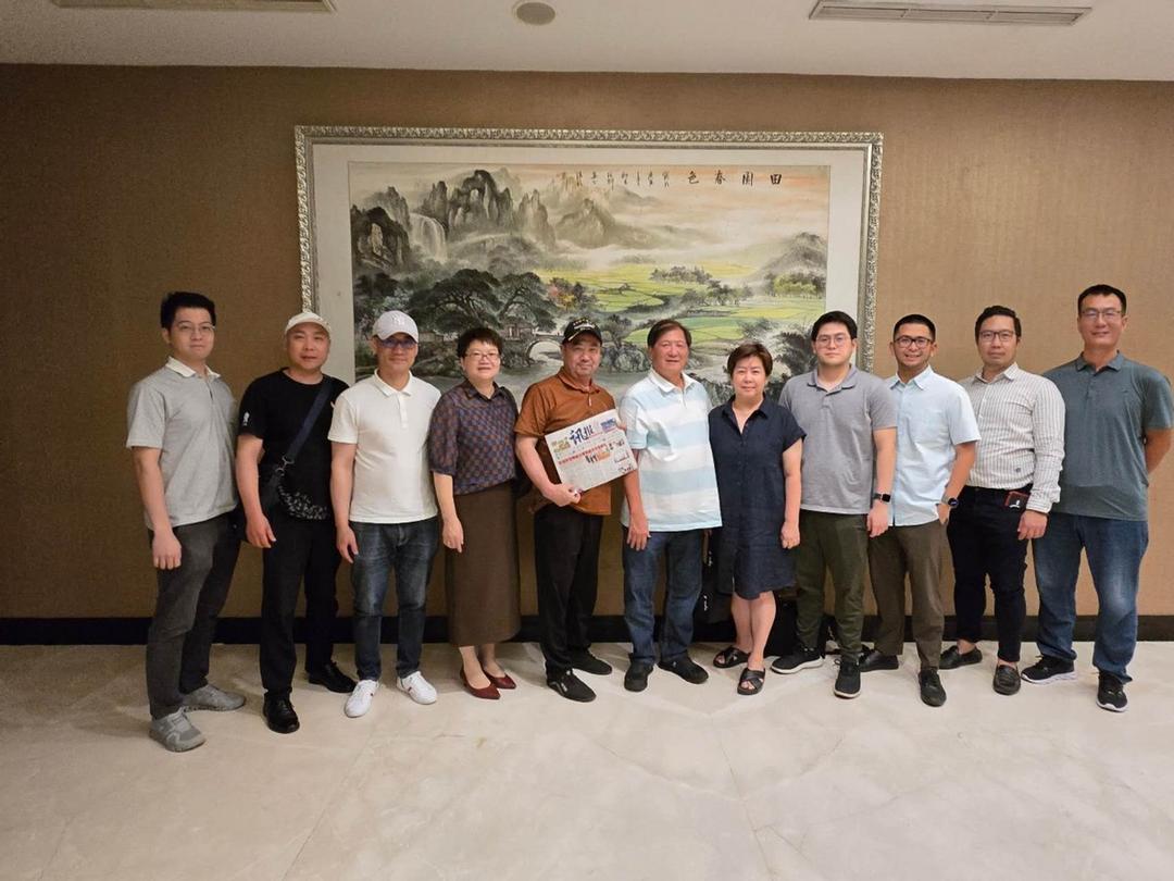 共工新闻社印尼分社龚全元一行拜访印尼华文报《讯报》林荣胜社长-图片1