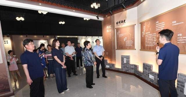 潍坊市政协领导到密州酒业调研非遗保护与利用工作-图片1