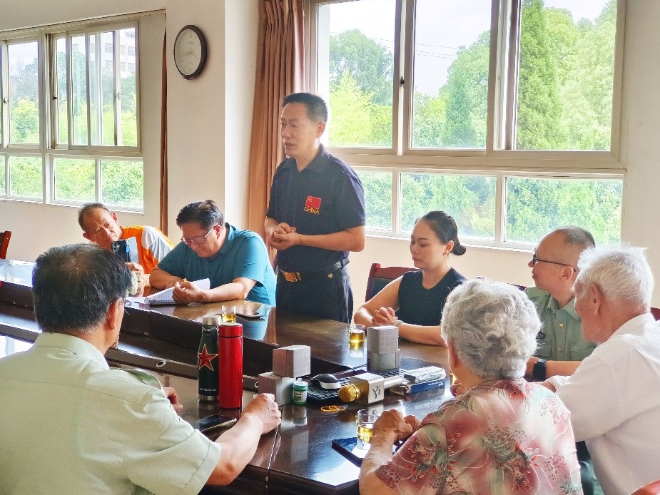 三代人的致敬:老山老兵对话九旬功勋,红色精神薪火相传庆八一-图片2