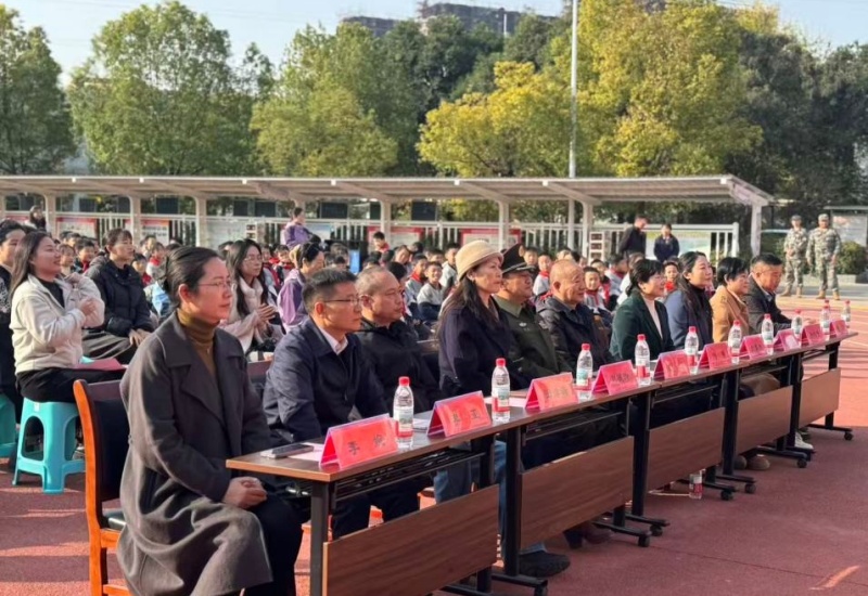 少年砺志强国防 芳华筑梦向未来 ——洛阳市芳华路小学举办”国防育童心”教育实践汇报活动-图片1