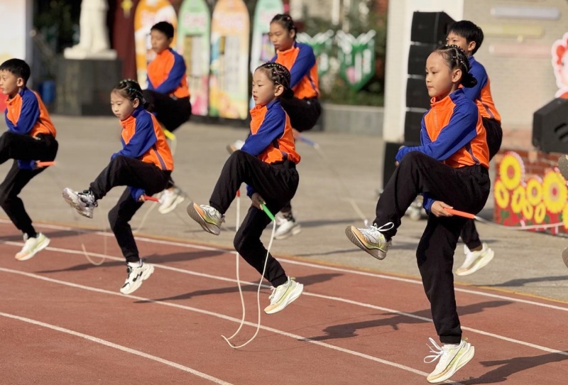 少年砺志强国防 芳华筑梦向未来 ——洛阳市芳华路小学举办”国防育童心”教育实践汇报活动-图片6