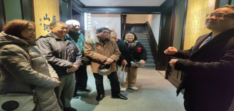 抗战英烈及抗战名将后人参观南京薛岳公馆-图片2