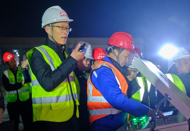 潍宿高铁首个跨高速铁路转体梁成功转体-图片4