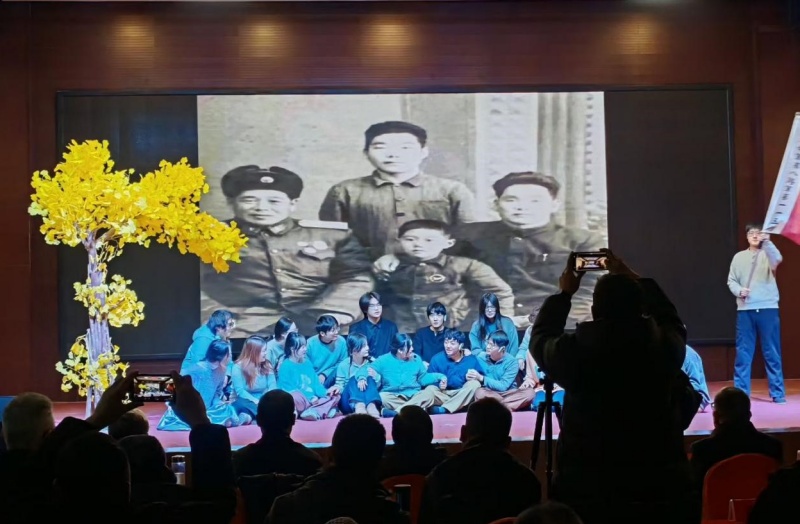 赓续红色血脉 青春致敬英雄 纪念运河支队成立86周年暨大学生舞台剧《运河军嫂》首演活动在徐州举行-图片4