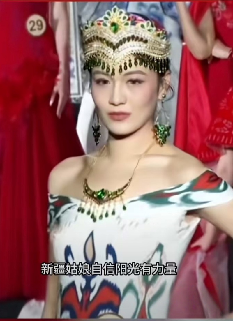 新疆姑娘艾柯莱·艾山江斩获第十五届中国小姐选拔赛冠军-图片2
