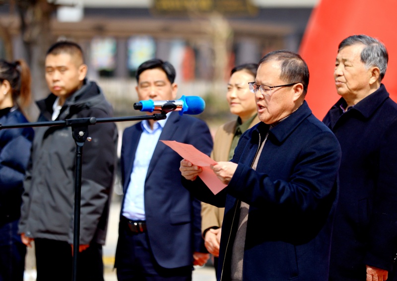 雷锋塑像驻鹭鸣 和美社区启新程 ——峄城区鹭鸣广场雷锋像揭幕仪式圆满举行-图片7