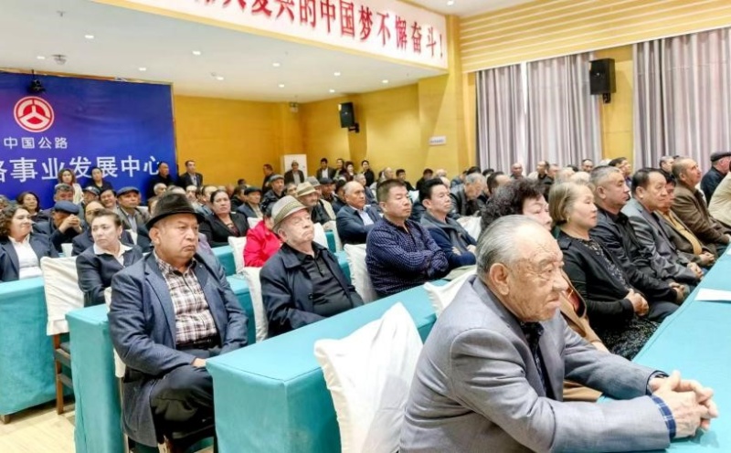 银发心向党 同心筑共同体-图片3