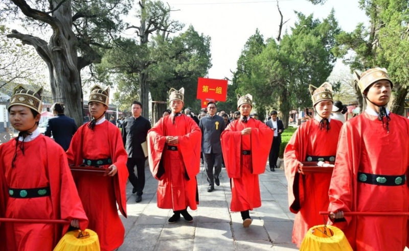 枣庄市孔子后裔联谊会赴曲阜参加纪念孔子诞辰2577年系列活动-图片2