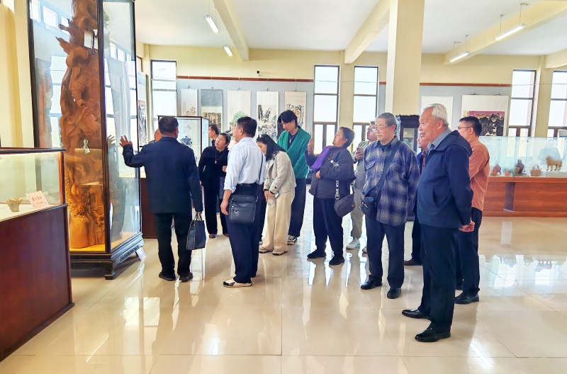 枣庄市工人文化宫版画培训班学员观摩瑞琴艺术馆-图片4