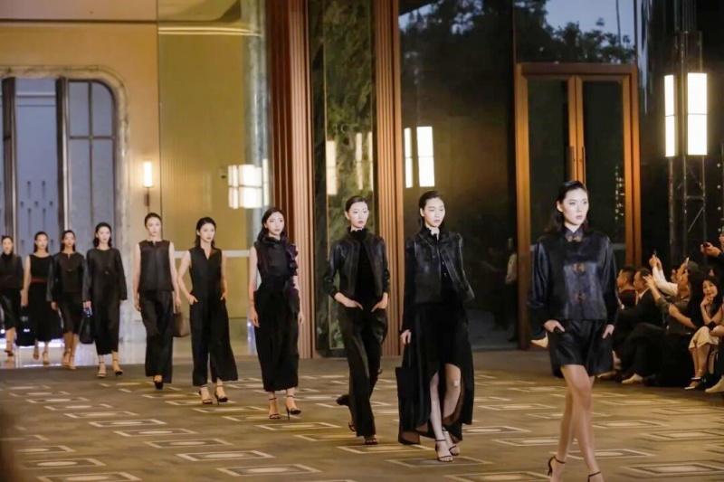 广州香江1号：时尚邂逅艺术居所，高定大秀惊艳上演-图片3