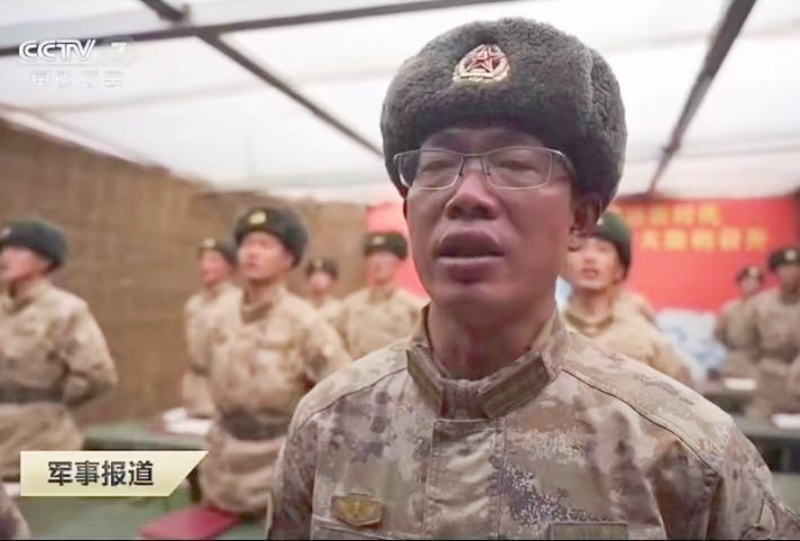 柔肩守家二十八载 戎装戍边三代传情-图片2