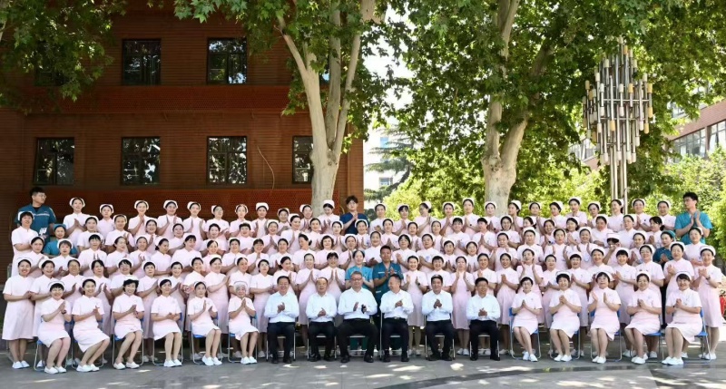 薪火相传 仁心永续——河南省洛阳正骨医院隆重举办护士节授帽仪式-图片1
