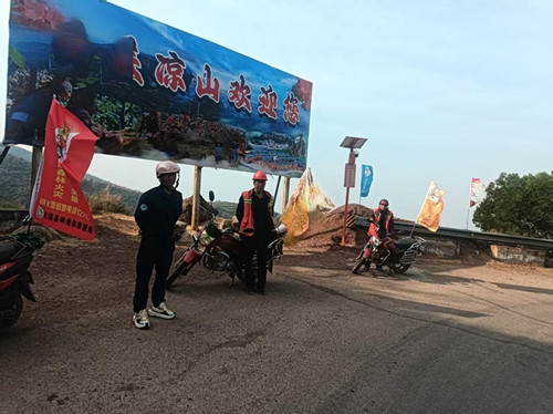 云南元谋:凉山乡“铁骑”穿梭云深处 防火护林入万家-图片2