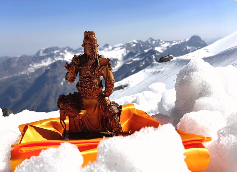 中华关帝，走进阿尔卑斯雪山之巔-图片2