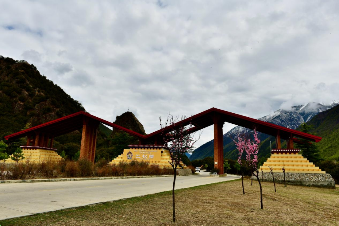 寻访巴松措：一湖藏天地，一念忘古今-图片1