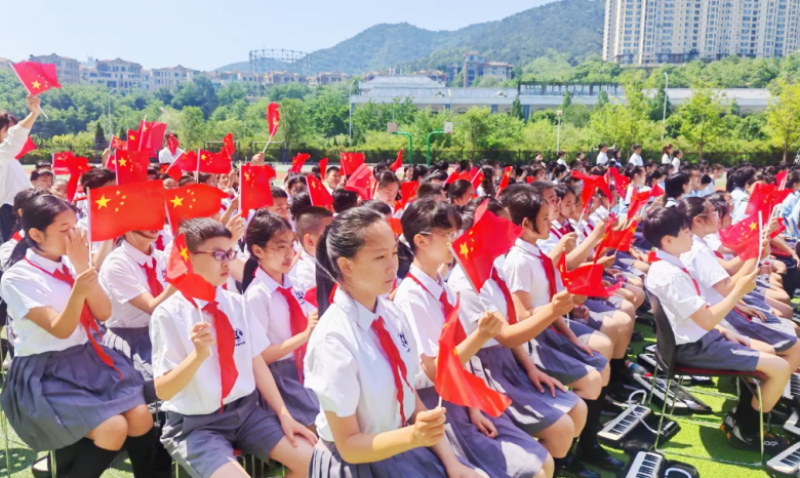 青春为中国式现代化挺膺担当|明星小学学子亮相中山区示范性入团仪式 少年风采惊艳全场-图片2