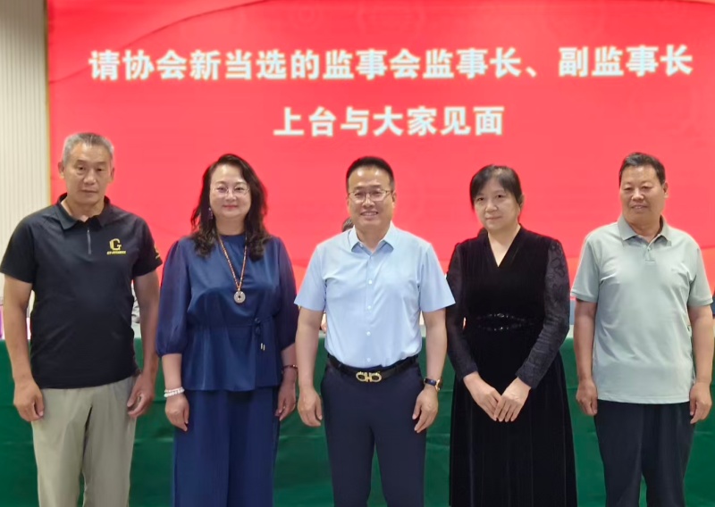 薪火赓续启新程 聚力丹青向未来 ——潍坊市青少年书画协会圆满完成换届工作-图片2