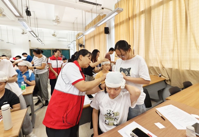 以训赋能 守护平安|广东开放大学红十字救护员培训班圆满收官-图片6
